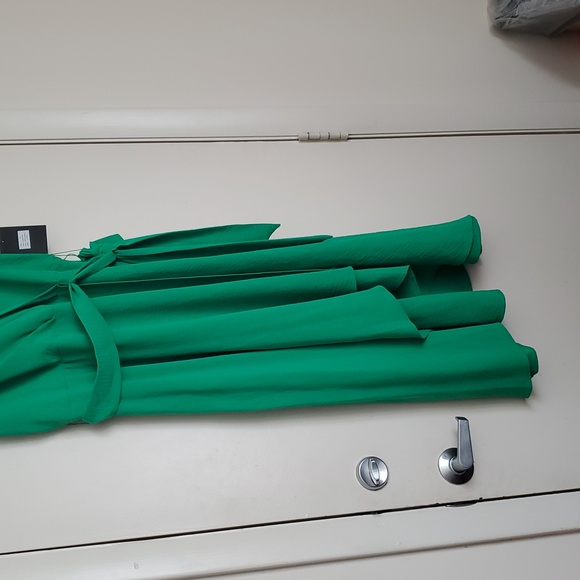 DKNY Apple Green Sleeveless Cocktail Dress - Picture 3 of 16